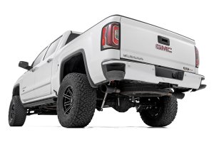 GMC Sierra 1500 Suspension Lift Kit - Rough Country - 7 Inch Stamped Steel LCA, Forged UCA, M1 Struts - '16-'18
